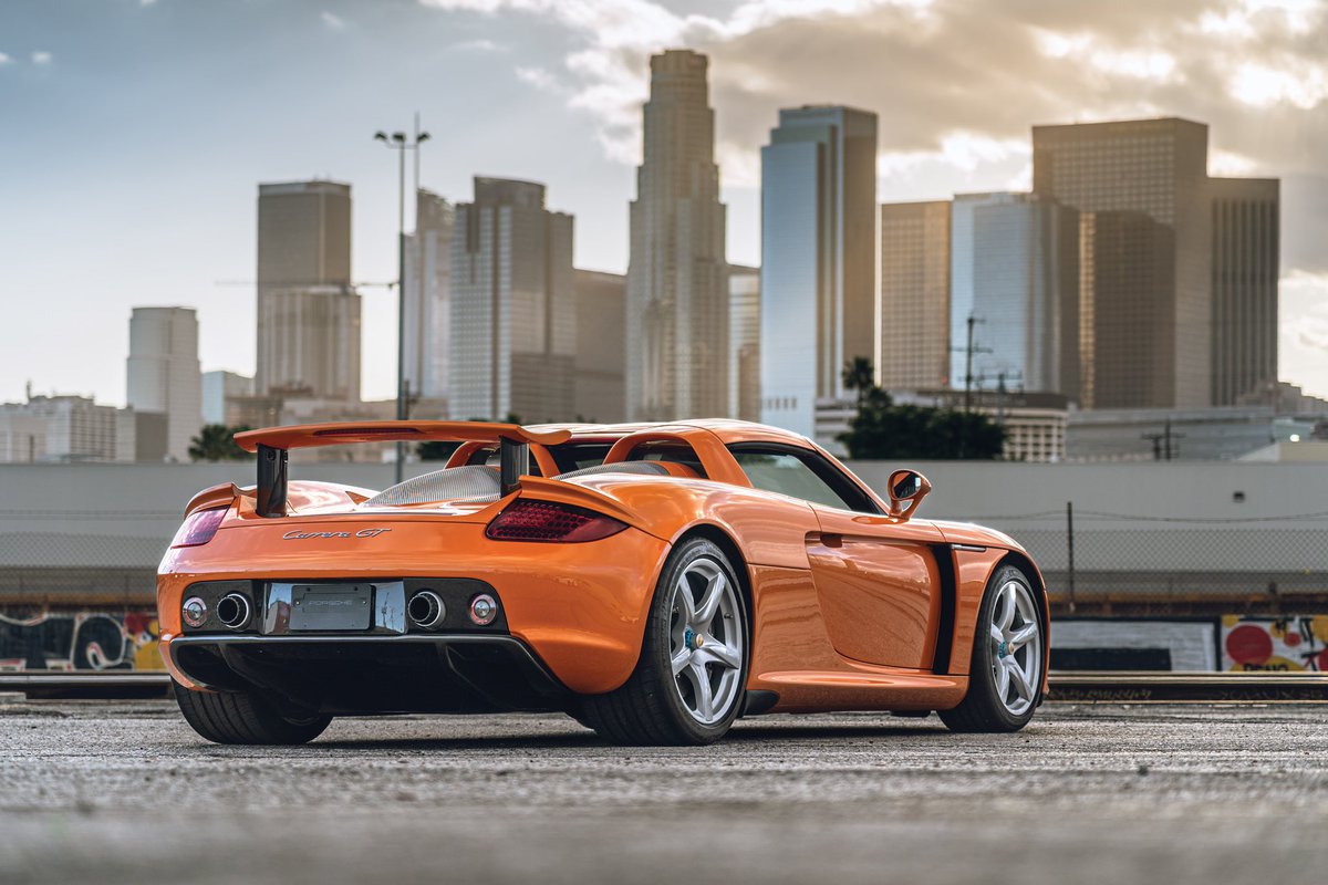 SpeedDemon250's tweet photo. #Porsche #CarreraGT 

#TheSpeedingDemon 
#SpeedDemon250 😈 https://t.co/WlJFrlFNPA