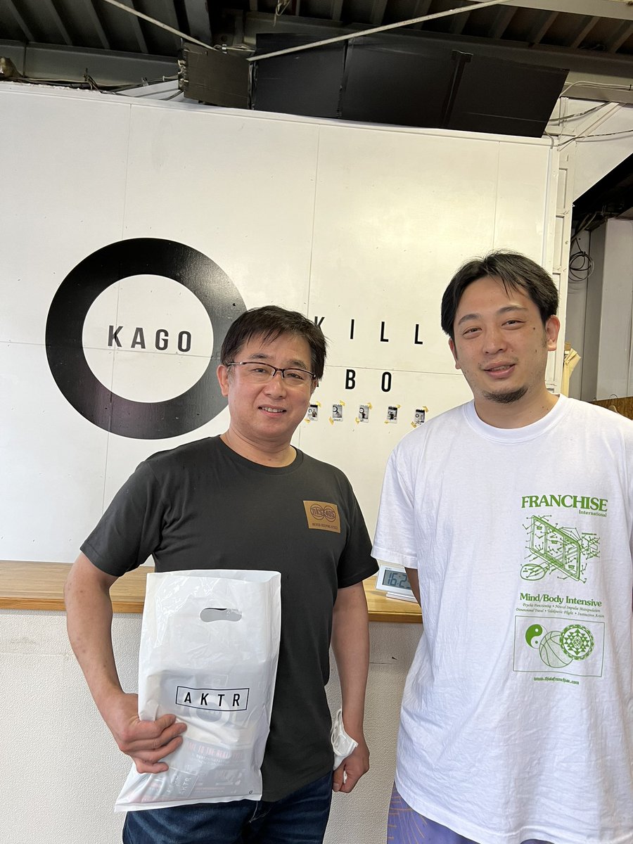 Spot1001's tweet photo. 大阪旅2日目vol.2
KAGO SKILLS LABO訪問。
マルさんと施設、クラブの話、大濠、川島の話しなどなど短い時間でしたが楽しかった^_^
楽しみなことも約束して来たので、実現するといいなぁ😊

＃KAGOCLUB
＃NLGINFINITY https://t.co/vxABDGjQuK