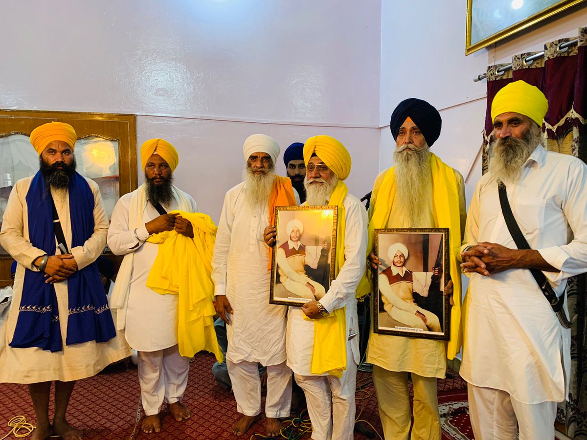 bhaidaljitsingh's tweet photo. ਉਹ 6 ਜੂਨ 1984 ਨੂੰ ਅਕਾਲ ਤਖਤ ਸਾਹਿਬ ਦੇ ਸਨਮੁਖ ਸ਼ਹੀਦ ਹੋਏ ਸਨ। 13 ਜੂਨ 2022 ਨੂੰ ਪਹਿਲੀ ਵਾਰ ਪਿੰਡ ਮਾਲੋਵਾਲ ਵਿਖੇ ਭਾਈ ਬਖਸ਼ੀਸ਼ ਸਿੰਘ ਜੀ ਨਮਿੱਤ ਸ੍ਰੀ ਅਖੰਡ ਪਾਠ ਸਾਹਿਬ ਦੇ ਭੋਗ ਪਾਏ ਗਏ ਅਤੇ ਉਹਨਾ ਦਾ ਸ਼ਹੀਦੀ ਦਿਹਾੜਾ ਮਨਾਇਆ ਗਿਆ। https://t.co/GparNNJNhu