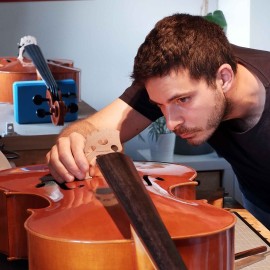 🎉Da Ottobre ci sarà una novità! 
La nostra insegnante Ilaria Cazzaniga passerà il testimone a... Sebastiano Ferrari!
Per sapere di più su noi e i nostri corsi, contattaci! 
📨segreteria@accademialiuteriapiemontese.it
#masterclass #cello #newcourses #violin #viola #music