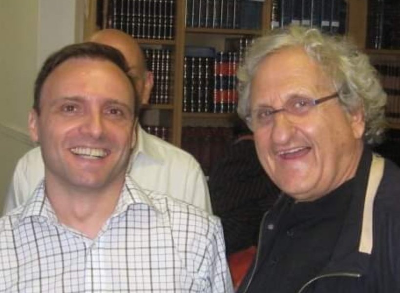 Z"L. El brillante A. B. Yehoshua hoy se fue. Que descanses en paz.