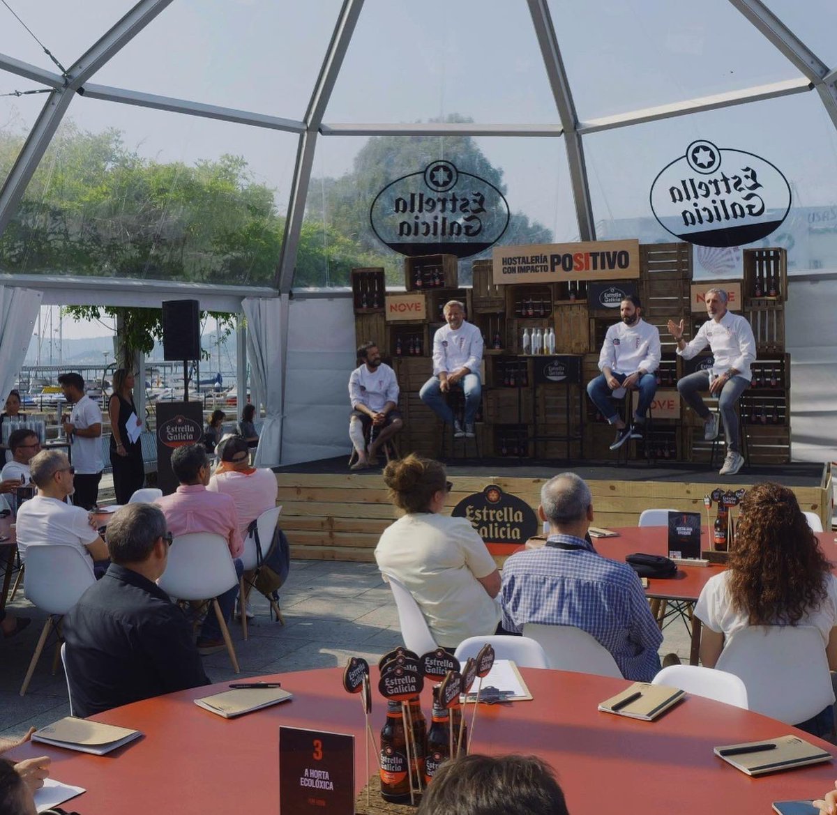 MariaCheda's tweet photo. Este SÍ es un día Con Impacto Positivo! 
Evento para brindar con @estrellagalicia, conocer las experiencias de @GrupoNoveCocina y siempre con la familia @Singulae_Events, organizadores de diez! Feliz de aportar un poquitito💪🏾 🍻 #HosteleriaConImpactoPositivo #Vigo https://t.co/UCOe2eH9pw