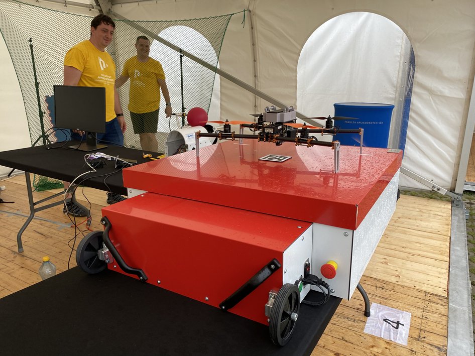 ECSEL_C4D's tweet photo. Greetings from Innovation at Pilsen Fair (#InovujemePlzen), where researchers from @ZapadoceskaUni and #NTIS shown the current status of the #Comp4Drones #Droneport the automatic battery exchange and management system. https://t.co/unvOArdDB5 https://t.co/3eczt0EuLQ