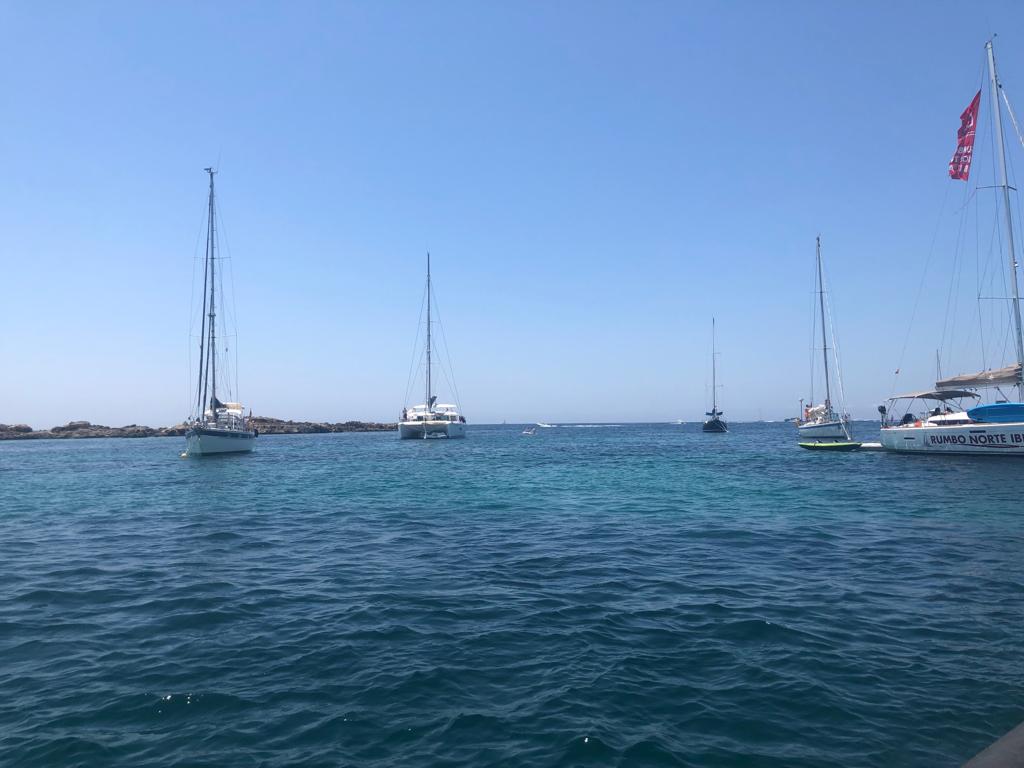 Foravila_IB's tweet photo. Ports de les Illes Balears passa a administrar enguany els camps de boies
https://t.co/BP5b7rpcB1
#campsdeboies #portsib https://t.co/2Mc6foUfP3