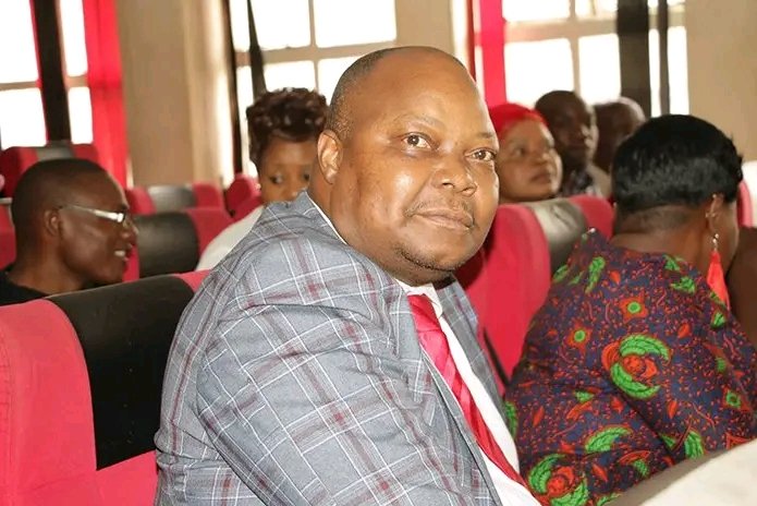 cozwva's tweet photo. This man is a true fighter, a hero in our generation. Hon (MP) Job "Wiwa" Sikhala. @JobSikhala1

Lets all retweet in honour of his outstanding Human Right Activism https://t.co/TjkwFuMaVa