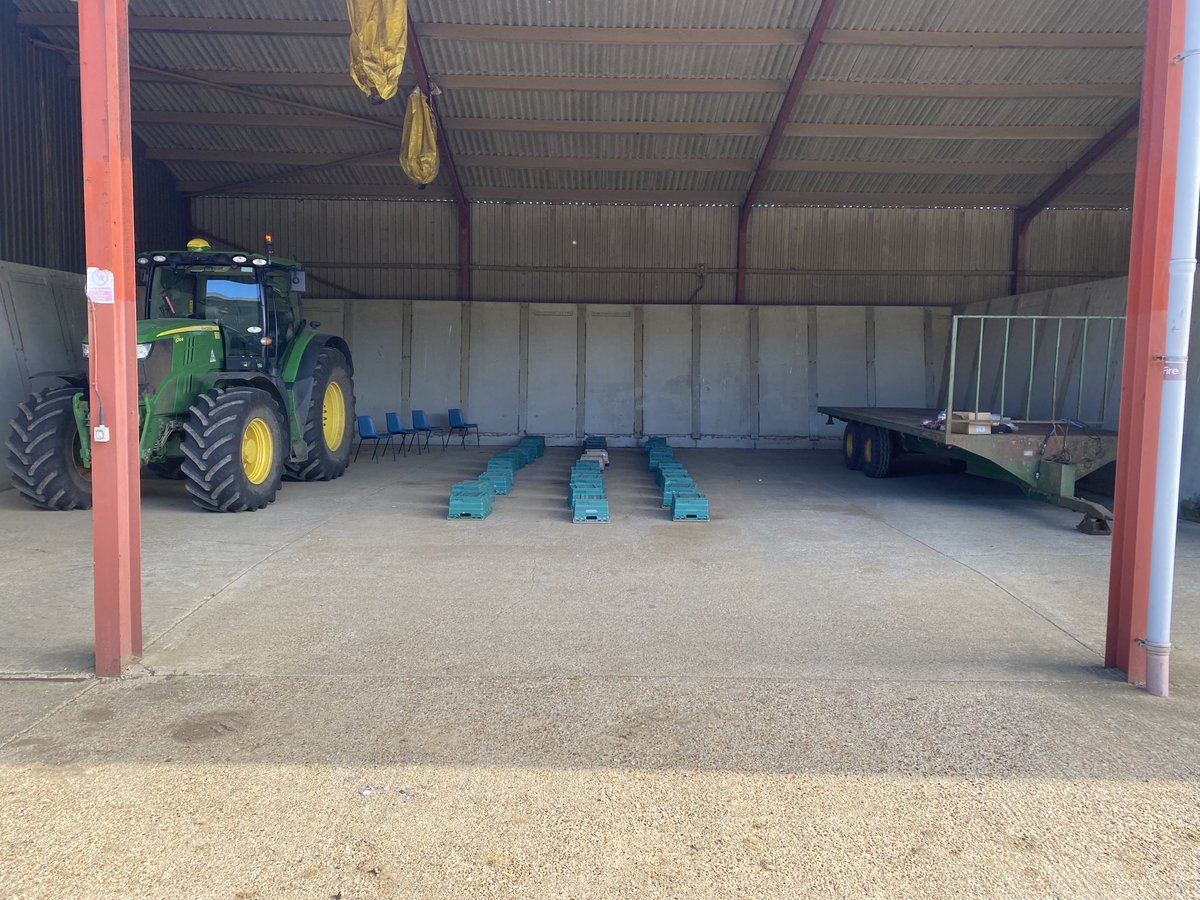 andrew_brice's tweet photo. All prepared for 25 inquisitive 11 year olds- hopefully linking wheat with bread.#Warburtons #Frontier https://t.co/wBLjipCNLA