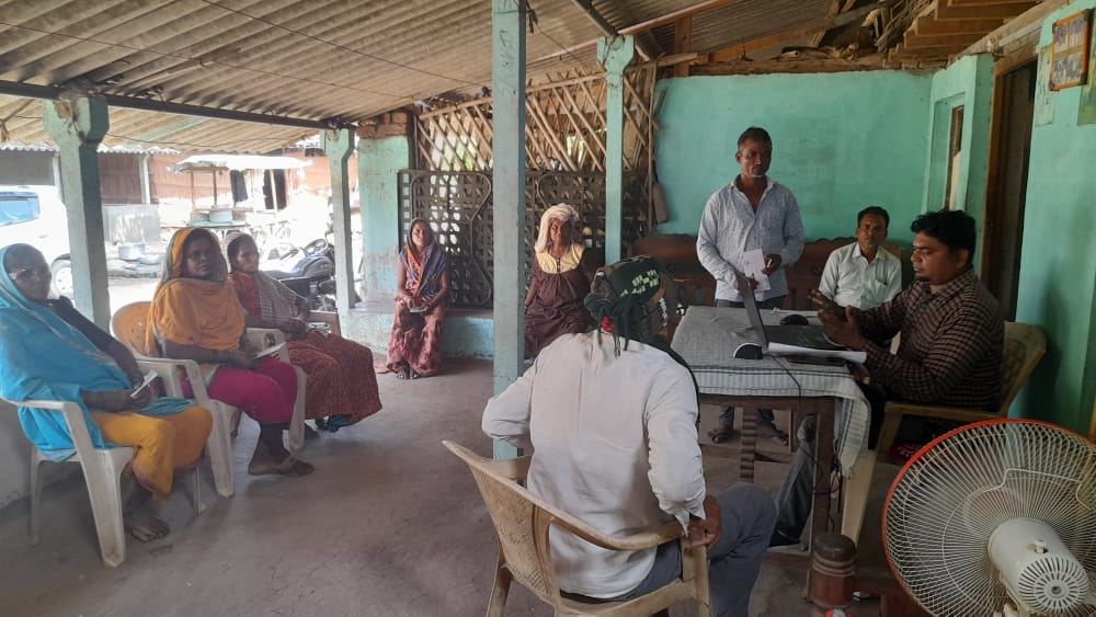 SuratRcm's tweet photo. આયુષ્ય માન ભારત: 
PMJAY Campaign:started in all H&amp;W centres,PHCs,CHCs,e-gram centres.
મા,મા વાત્સલ્ય કાર્ડસ PMJAY માં કન્વર્ટ કરવાં,નવા PMJAY card issue કરવા 
2.33 lakh (54%) cards issued.
@PMOIndia 
@CMOGuj 
@mukeshpatelmla
@pkumarias 
@GujHFWDept 
@InfoTapiGoG 
@TeamHealthTapi https://t.co/4QtPz2wsRW