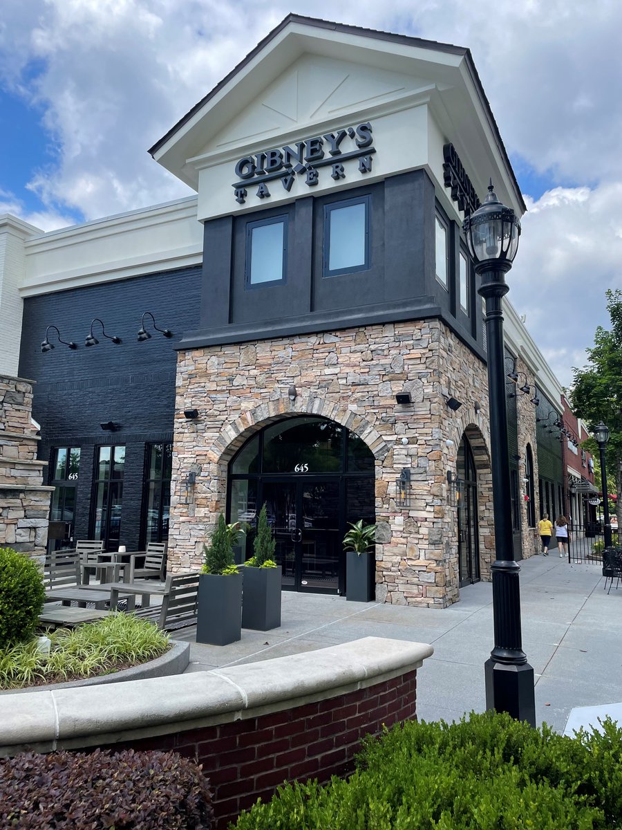 poagllc's tweet photo. May was a filled with fun experiences at The Avenue West Cobb! To top the month off, Gibney’s Tavern, a 6,000 sf restaurant with an upscale bar, grill menu, private event space and beautiful patio area officially opened!  https://t.co/uwmPZC06WY https://t.co/vYwrddxqrL