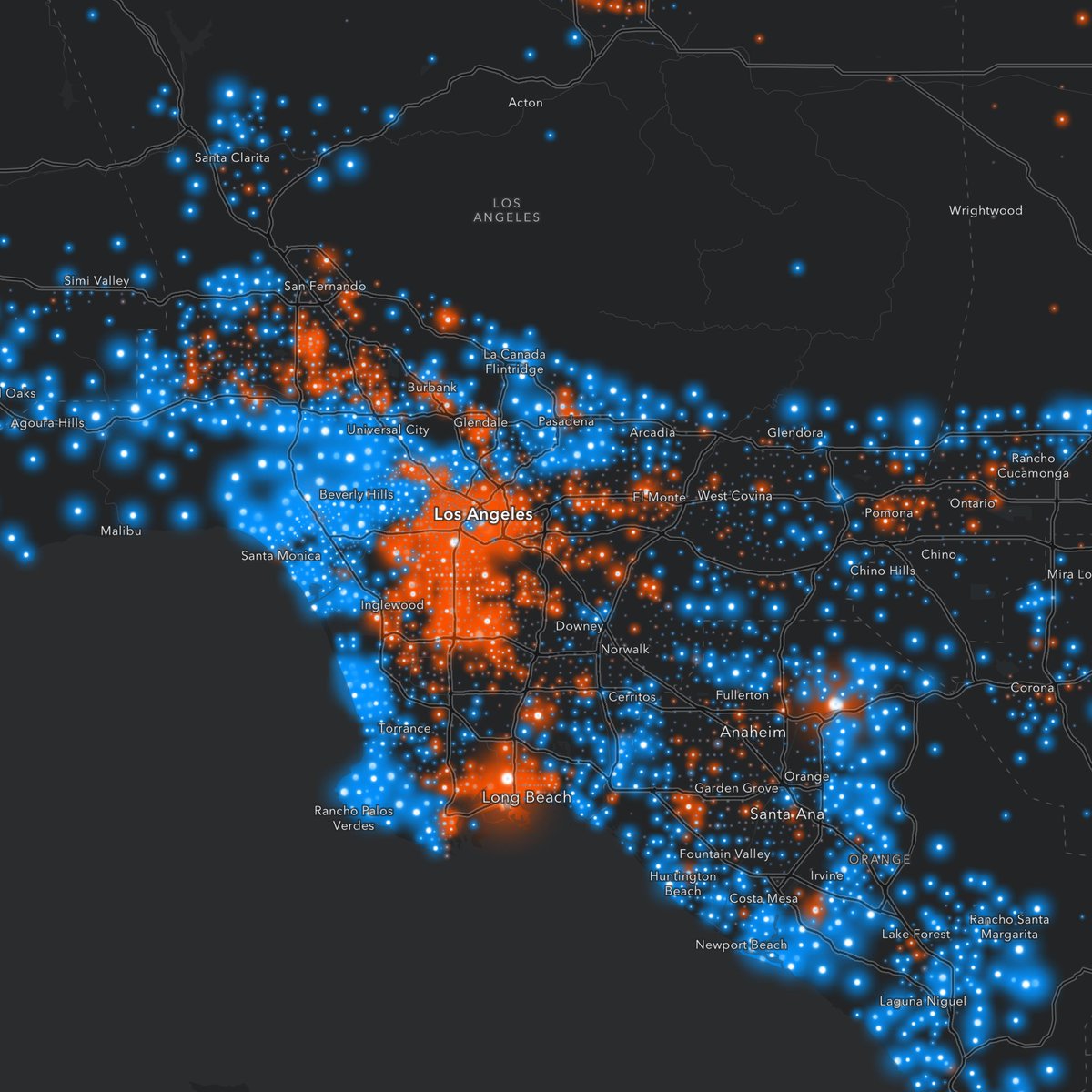 Esri's tweet photo. This map shows households within high ($200,000 or more) and low (less than $25,000) annual income ranges. It’s shown as a percentage of total households using data from the @uscensusbureau American Community Survey (ACS). 

🔹Explore your city: https://t.co/jhxU43jVYu https://t.co/ShZZL9WPx2