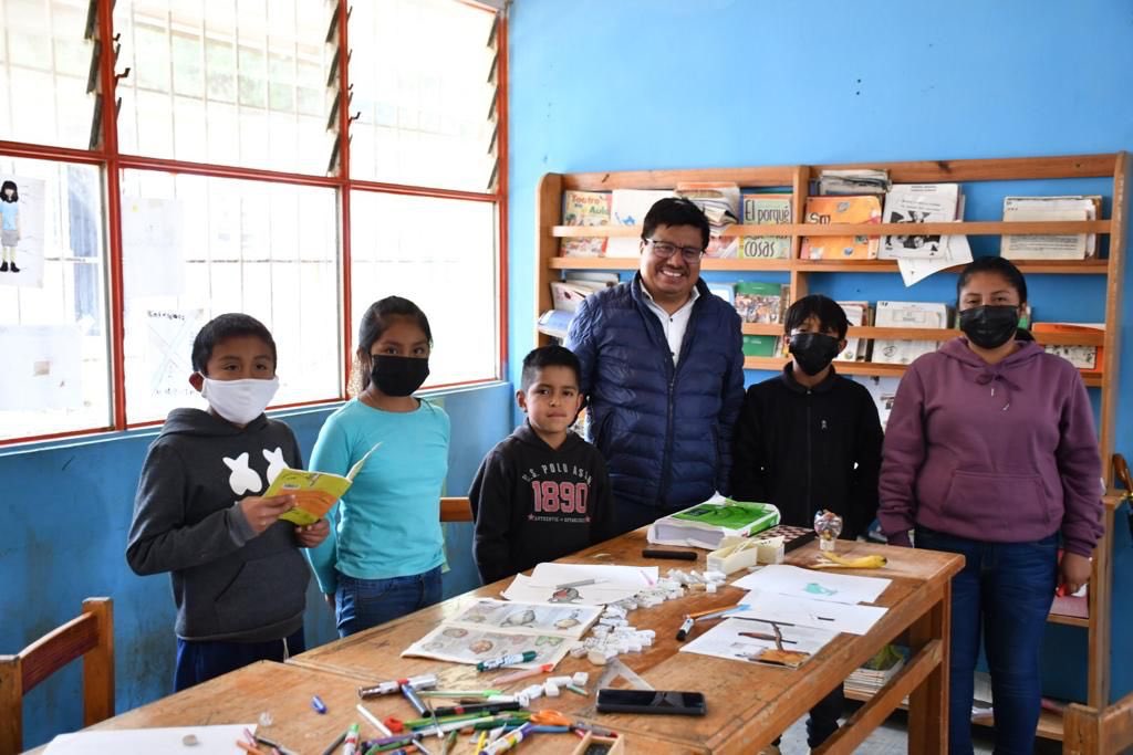 DEELAYUUK's tweet photo. En las Casas de la Niñez Indígena del @INPImx, ademas de la alimentación y el hospedaje, se cultiva el amor por las culturas y lenguas indígenas.

En Suchixtepec, Sierra Sur, vamos a trabajar con la Autoridad Municipal para rehabilitar la Casa de la Niñez de dicha comunidad. https://t.co/qLbpG1laxW