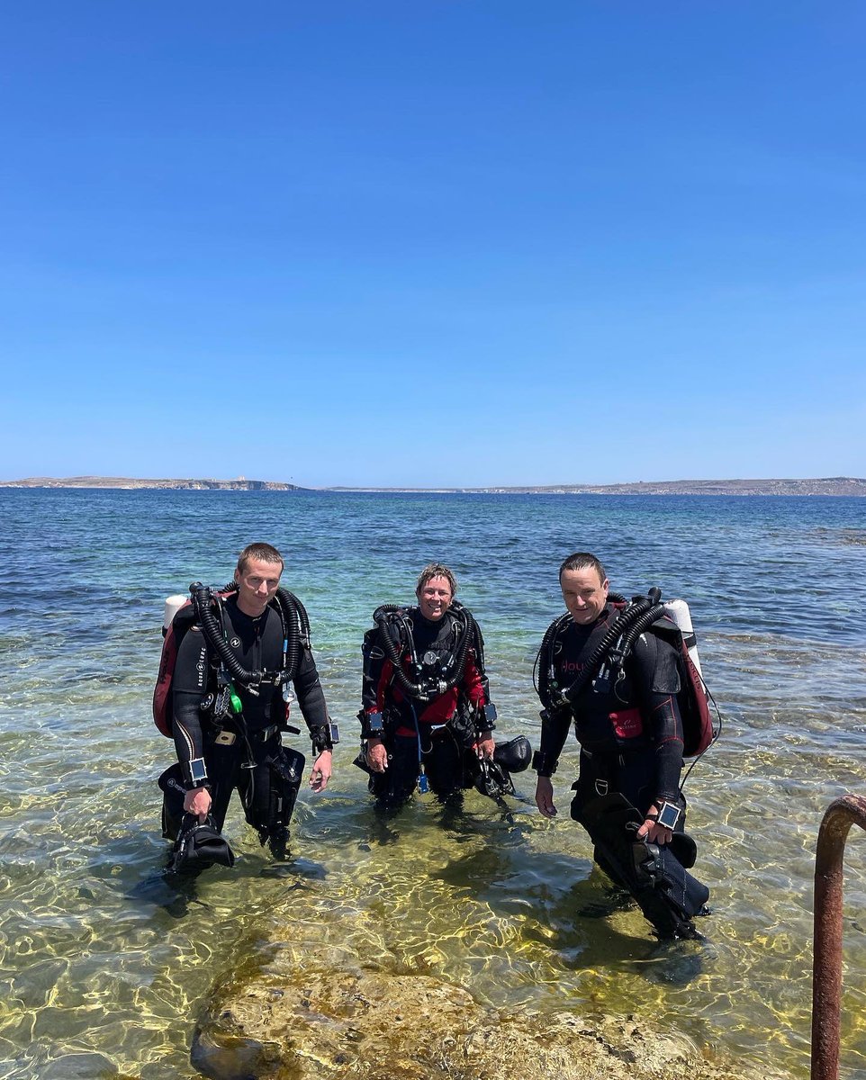 richardbyrom's tweet photo. PADI Tec 100 CCR Diver Course Day 6. The team after our final qualifying dive down to 100m which went exactly to plan #middlefinger #PADI #Tec100 #gozo #tecdiving #Prism2 #hollis #rebreather #CCR
📸 https://t.co/6tcQ9UlxGm via https://t.co/Mj7Rcd9cNh https://t.co/yzI3HU1i5Z