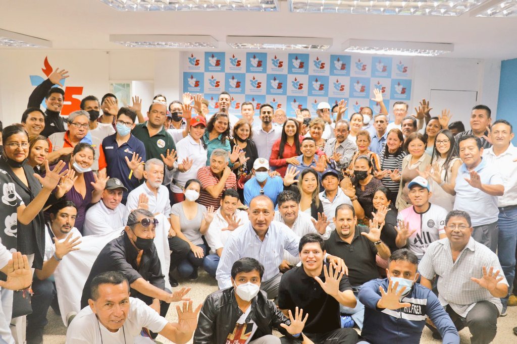 DanielAndradeJ5's tweet photo. El día de ayer fuimos parte de la Planificación Territorial de la Asamblea  #Distrito3Guayas en la central política de Esmeraldas y Gómez Rendón junto a su Directiva, cada día más comprometidos con la recuperación de la Patria. 💪 @kathyCornejoL
@RC5GuayasD3 https://t.co/0D27tkiHJK