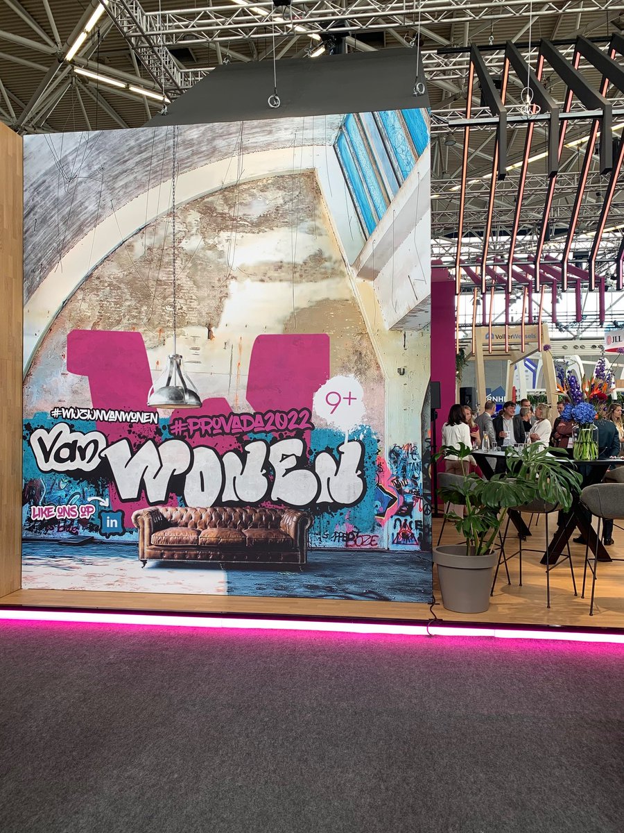 RoosvandeWerk's tweet photo. Vandaag zijn we op de Provada waar onze klant #VanWonen staat met een mooi inhoudelijk programma. 🏡. Wij gaan bij ze langs om na te gaan of alles wat we ontwikkelden voor ze ook goed werkt en uitkomt. 

Wil je dat ook graag in het echt zien? Kom langs https://t.co/Es8V8aV4KE https://t.co/7a0eBtbGrC