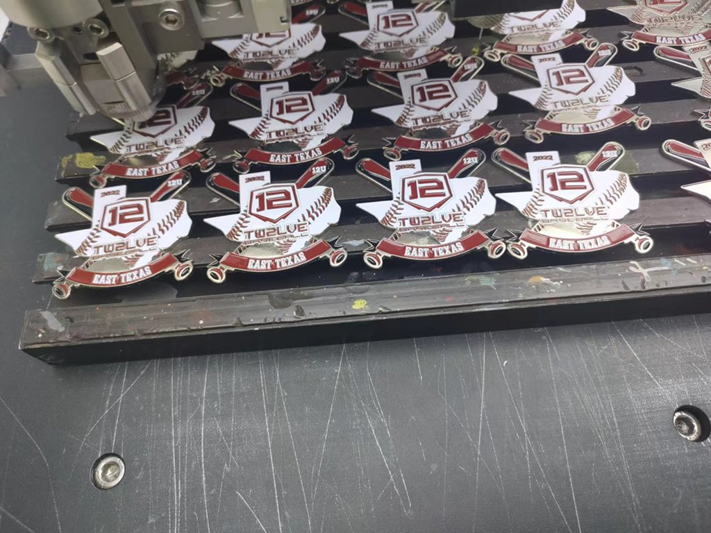 Mandy921004's tweet image. Busy baseball seasons , paint by machine, work quicker ! #BaseballPin