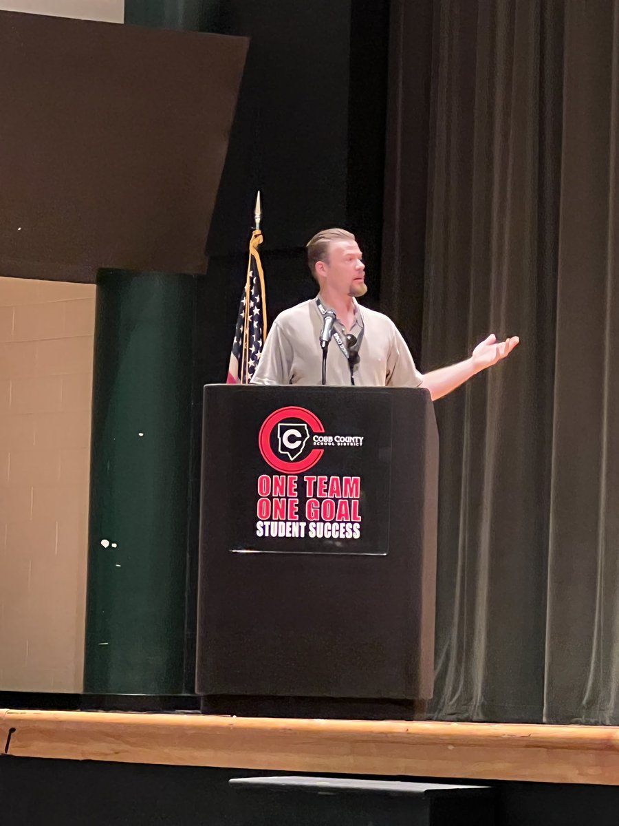 cat1west's tweet photo. STEAM and Paleontology. Listening to Dr. Cary Woodward. #STEMCobb https://t.co/FUP2FzPXyW