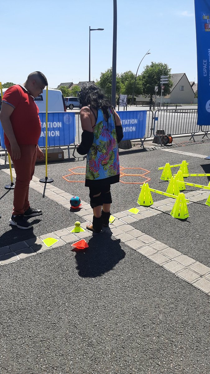 Place de l'#emploi et de la #formation c'est cet après-midi place Lorjou à Blois avec #poleemploi ➡️ offres d'#emploi, #formations,simulateur de vieillissement avec la Maison Bleue  <a href="/villedeblois/">Ville de Blois</a>
@poleemploi_RCVL