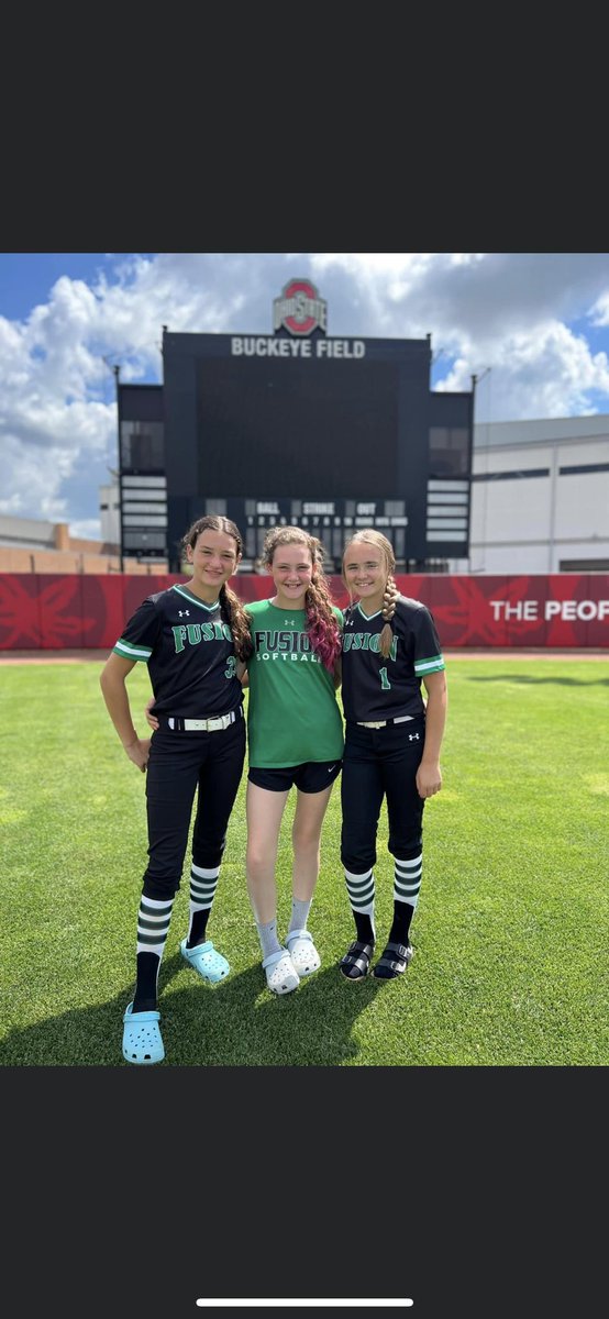 Fusionfair08's tweet photo. @OhioStateSB hey Coach, snuck these beauties in the House! Hope you don’t mind… eyes were big, dreams even bigger! #Lasersshowcase https://t.co/yCLpFzEz63