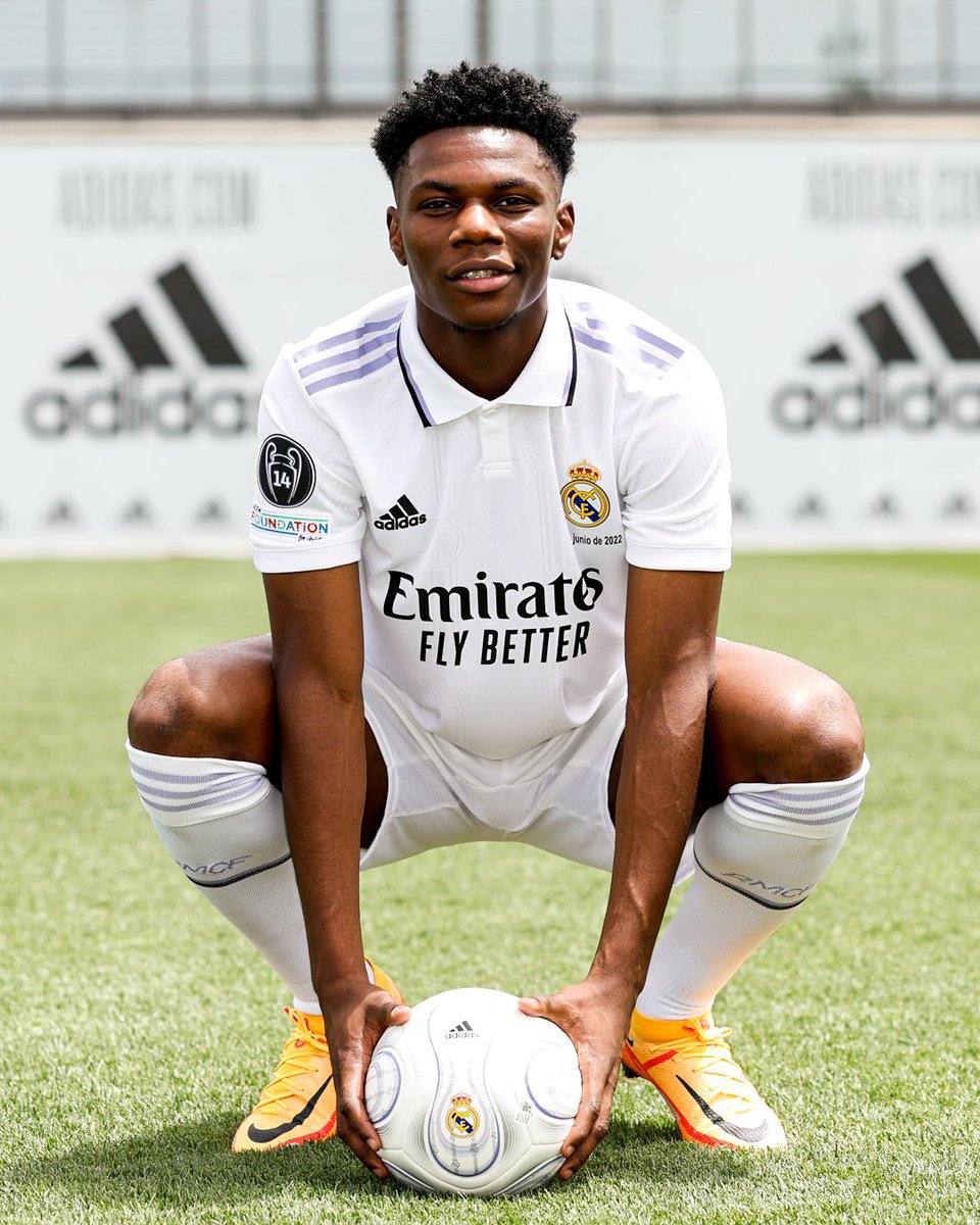 ActuFoot_'s tweet photo. Aurélien Tchouaméni sous ses nouvelles couleurs. 🤍

📸 @realmadrid https://t.co/5kdJSZbPam