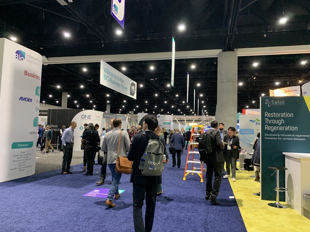 MayoInvents's tweet image. Several staff members from the @MayoClinic Ventures team are at #BIO22 this week in San Diego. ☀️ Find us to learn more about various technologies available for licensing and opportunities to collaborate! #innovation #collaboration #techtransfer