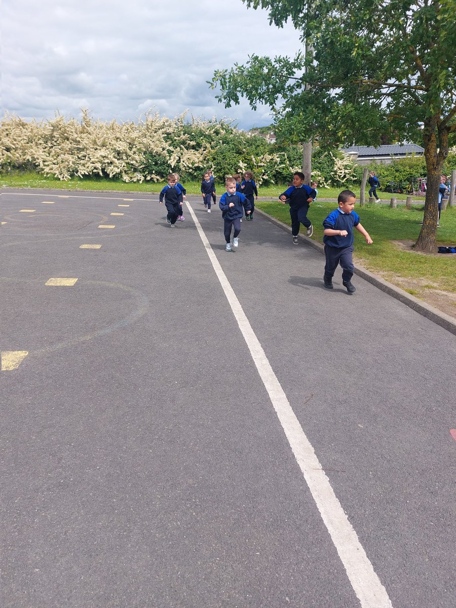 breslin_ms's tweet photo. We ran 165 laps today altogether as part of our 'Run for Fun'. We are having the best week! @ActiveFlag #activeweek22 https://t.co/vBy3qm2dpY