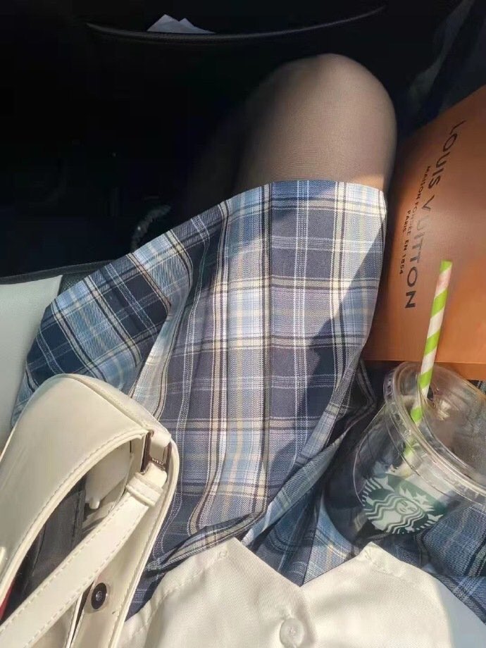 xiao7520's tweet photo. 坏蛋！又骗我穿嗨丝干嘛！ #女高中生 #女m #母狗 #反差 #女大学生 https://t.co/7d1IejewlJ