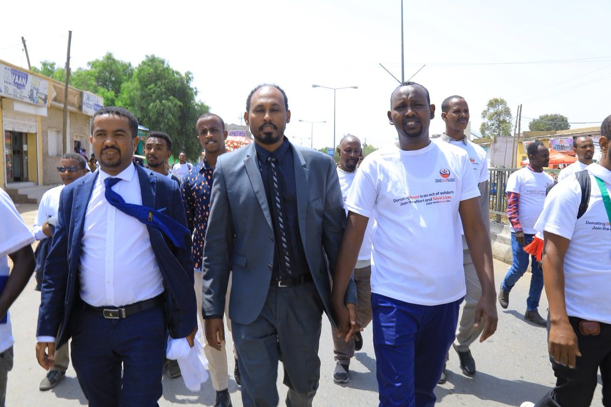 የዓለም ደም ለጋሾች ቀን አከባበር በምስል
-----------------------------------------------
"ደም መለገስ የአብሮነት ተግባር ነው።ጥረቱን ይቀላቀሉ።ህይወት ያድኑ!!በሚል መሪ ቃል በጅግጅጋ ከተማ ተከብሮዋል።ለበለጠ መረጃt.me/ethiopianblood…
ይመልከቱ።