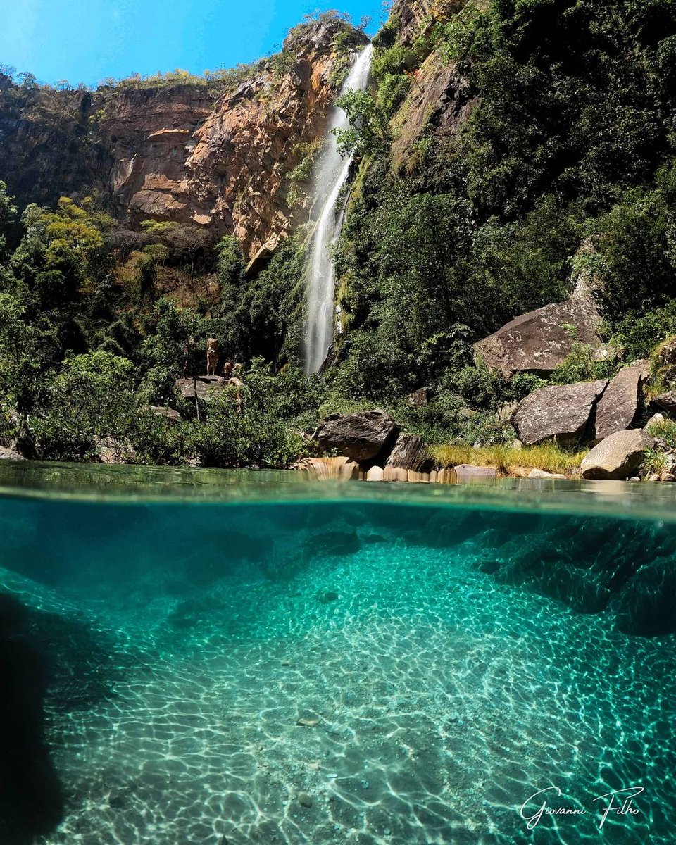 💙 Surreal a cor dessa água 💙 

A Cachoeira do Catoá é um dos santuários ainda pouco explorados no Tocantins. O atrativo fica na histórica cidade de Paranã. 🤩

E aí, ficou com vontade? 🥰

📸 Insta: giovannifilho27