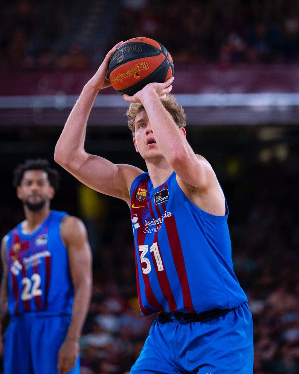 marcdelrio92's tweet photo. Toca cerrar capitulo de lo vivido anoche en el Palau. Ya se abrirá a su debido tiempo.

Para mañana, espero que Saras reconsidere meter a Exum por Hayes en convocatoria, que haya más minutos para Jokubaitis y oportunidades para Nnaji. Lo de la actitud, sobra decirlo.

📸 FCB https://t.co/CPB1Ivdgjh