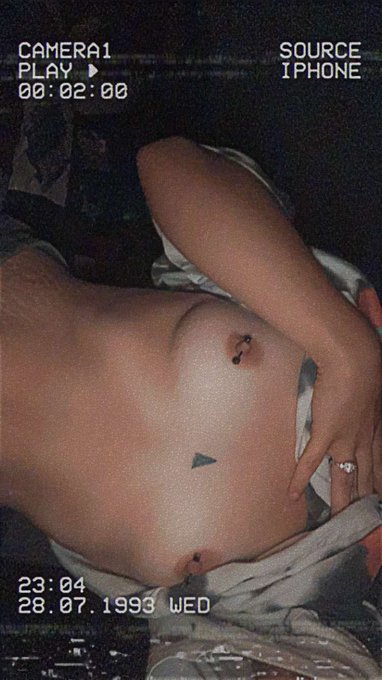 Go sub for 5$ now 😉 and get exclusive never before posted pics 🥵🫠 https://t.co/gQlmORV3er<a href="/tag/newprofilepic"class="tags"><span>#newprofilepic</span></a>