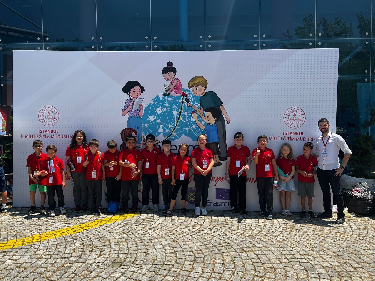 Harezmi Eğitim Modeli Sergisinde Trafiğin Hayata Olumsuz Etkisi Projesi ile yer aldık. Proje sorumlusu öğretmenlerimiz Bahtiyar İnal ve Uğur Balkır'ı ve öğrencilerimizi tebrik ediyoruz.<a href="/KucukcekmeceMeb/">Küçükçekmece İlçe Millî Eğitim Müdürlüğü</a> <a href="/istanbulilmem/">İstanbul İl Millî Eğitim Müdürlüğü</a> <a href="/muratgozudok1/">Murat Gözüdok</a>