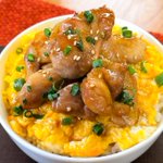 卵がふわっふわ!食べる手が止まらない、てりたまチキン丼