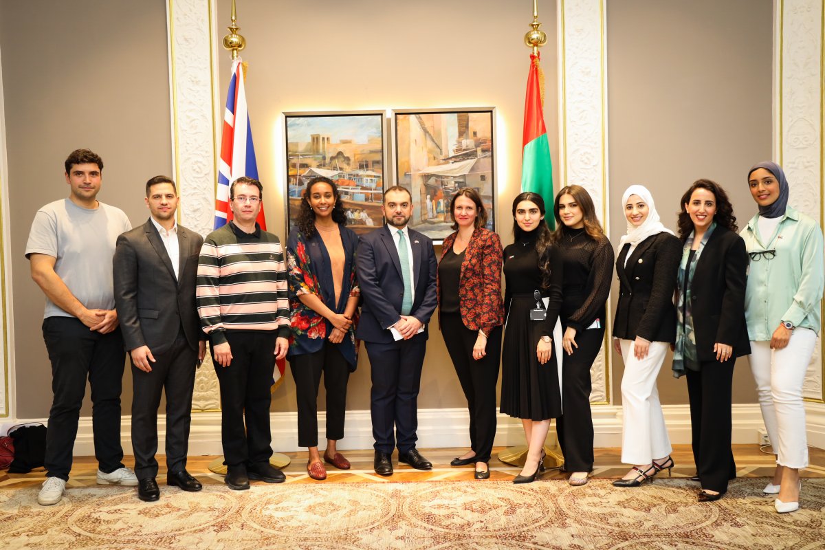 UAEEmbassyUK's tweet photo. This week the Embassy hosted a delegation from @hub71ad. The delegation are visiting the UK for @LDNTechWeek, a major event for the technology industry in the UK.

The UAE is fast becoming a technology hub in the region and Hub71 is driving forward growth in this exciting sector. https://t.co/fvJJHDy95B