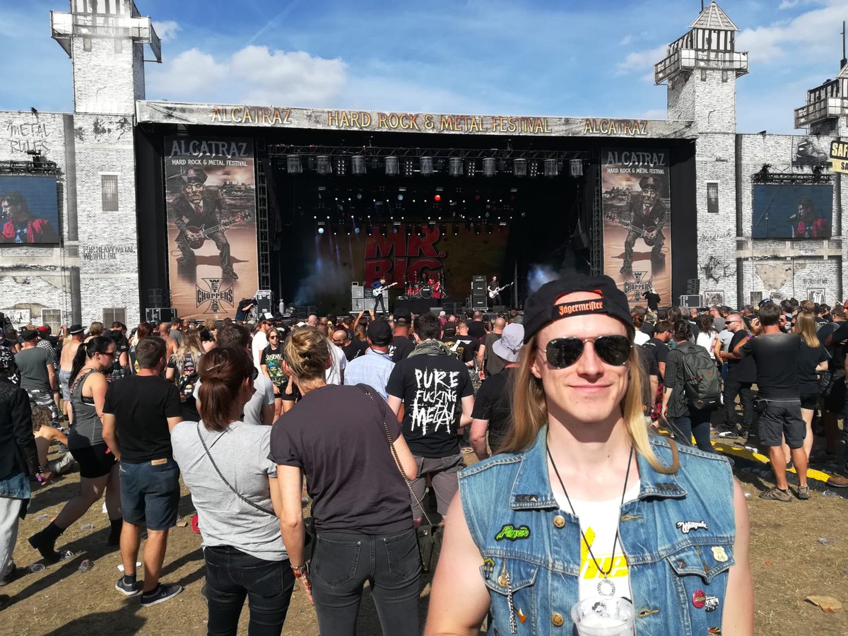 Hi!
Ich war hier einige Zeit lang nicht wirklich aktiv aus vielen Gründen.
Ab jetzt: 3 Wochen Festival-Urlaub 🌴🍺🎸
Ich freue mich sehr auf den Urlaub aber auch auf das Recruiting in der 2. Jahreshälfte, in der ich dann mit Anlauf wieder für euch da sein kann!
Auf bald! 🤘