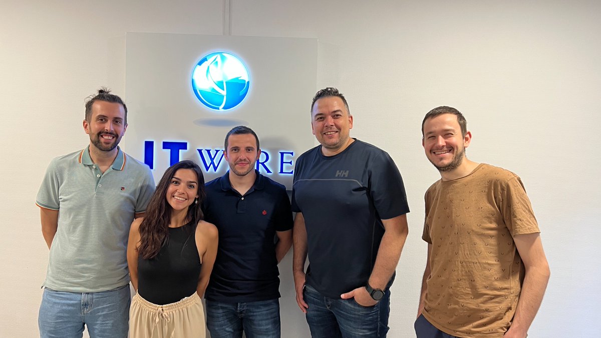 mtrinidad505's tweet photo. First day with the colleagues of ITWare! Thanks for the introduction, time to work together in the @H2020iGAME project! 💪🎮@biroattila @adrianescriche @CeliaConejo @CatedraFisUMA https://t.co/sG9C2L27mR