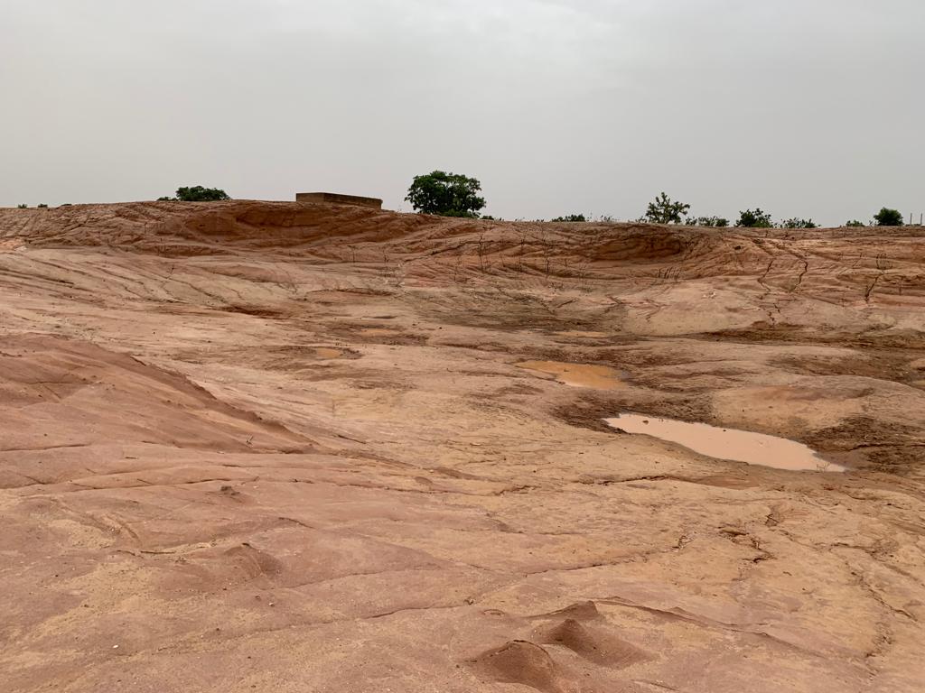 TrackaNG's tweet photo. EXPOSED!!!

In Gombe state, there is a community that has been without water for over 25years.

In 2021, the government allocated a N50m project to end their problems but the contractor has abandoned the project for over six months now. Read more:

https://t.co/aF7Ovc7RWR https://t.co/iZ4IMMxd3A