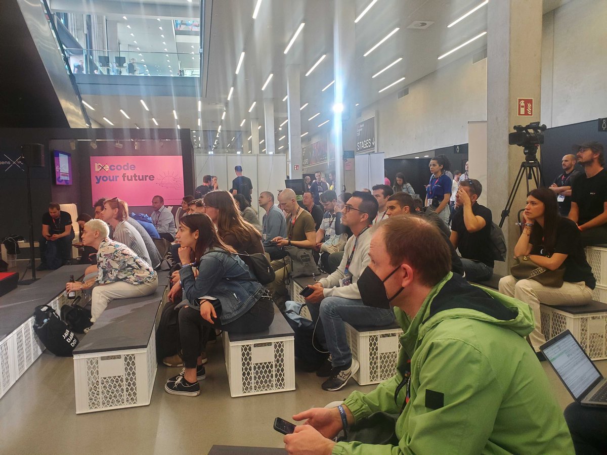 Cloud Native Data Management Day (CNDM Day) tweet media