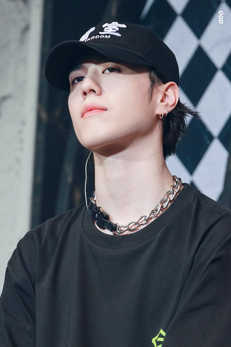 220522 팬콘 🖤🖤잘생김🖤🖤
#갓세븐 #유겸 #GOT7 #YUGYEOM <a href="/yugyeom/">김유겸</a>