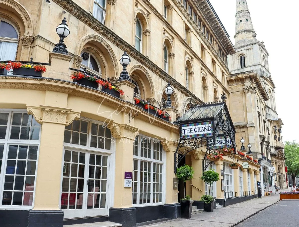 SianVictoriaUK's tweet photo. βReview & video of my stay at the 4* Mercure Bristol Grand Hotel -
https://t.co/U3xQDxuxND β
#bristol #somerset #visitbristol #england #visitengland #mercure #mercurehotels #hotelblog #hotelblogger #hotelbloggers #traveltuesday #travel #travelblog https://t.co/D25zhnWPWG