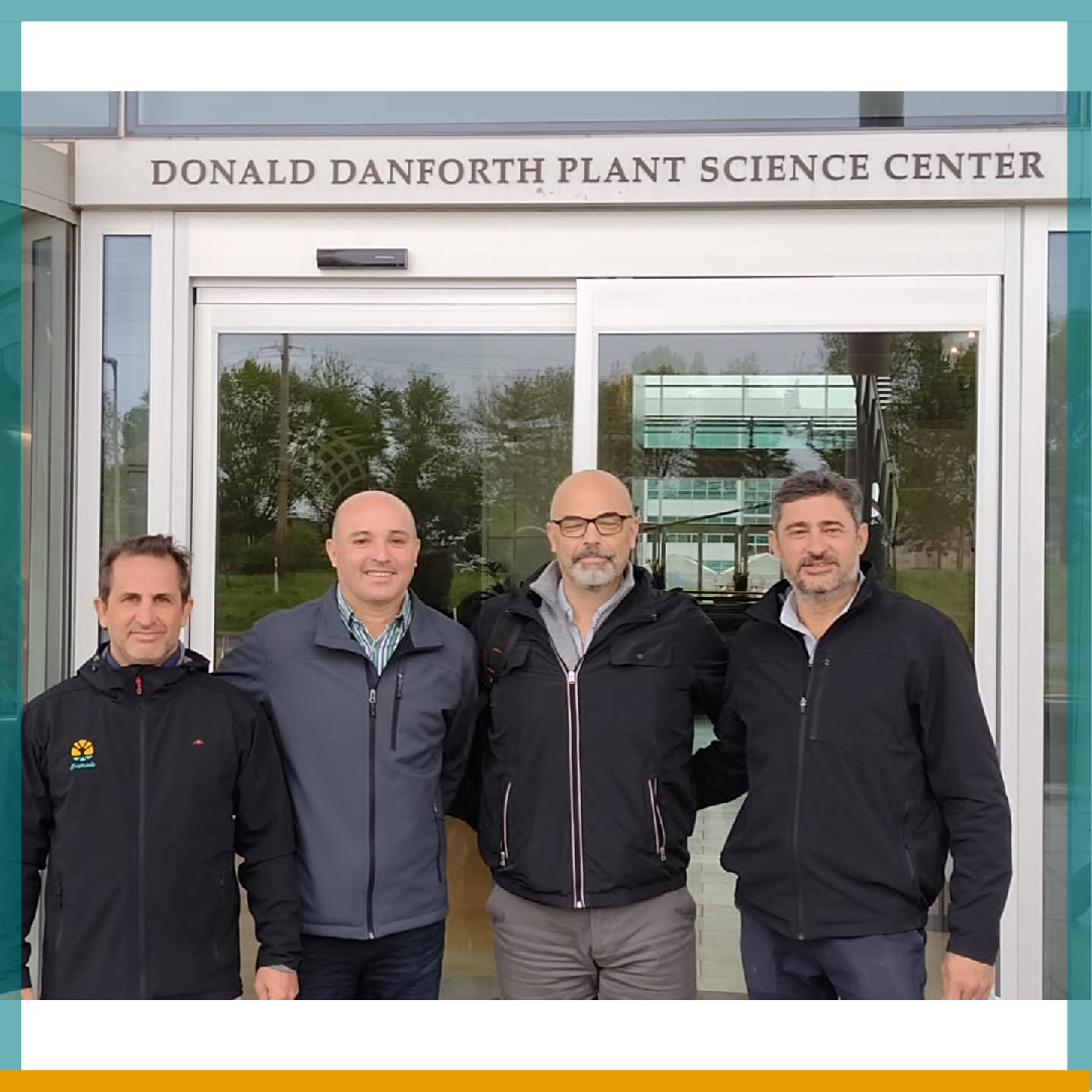 seedmatriz's tweet photo. Immersion trip to USA - Chapter #5

En Ames (Iowa) tuvimos la oportunidad de reunirnos con todo el equipo de innovación de @JohnDeere - Una increíble experiencia en la cual pudimos presentar nuestra propuesta de valor. https://t.co/cVQUk6QF7N