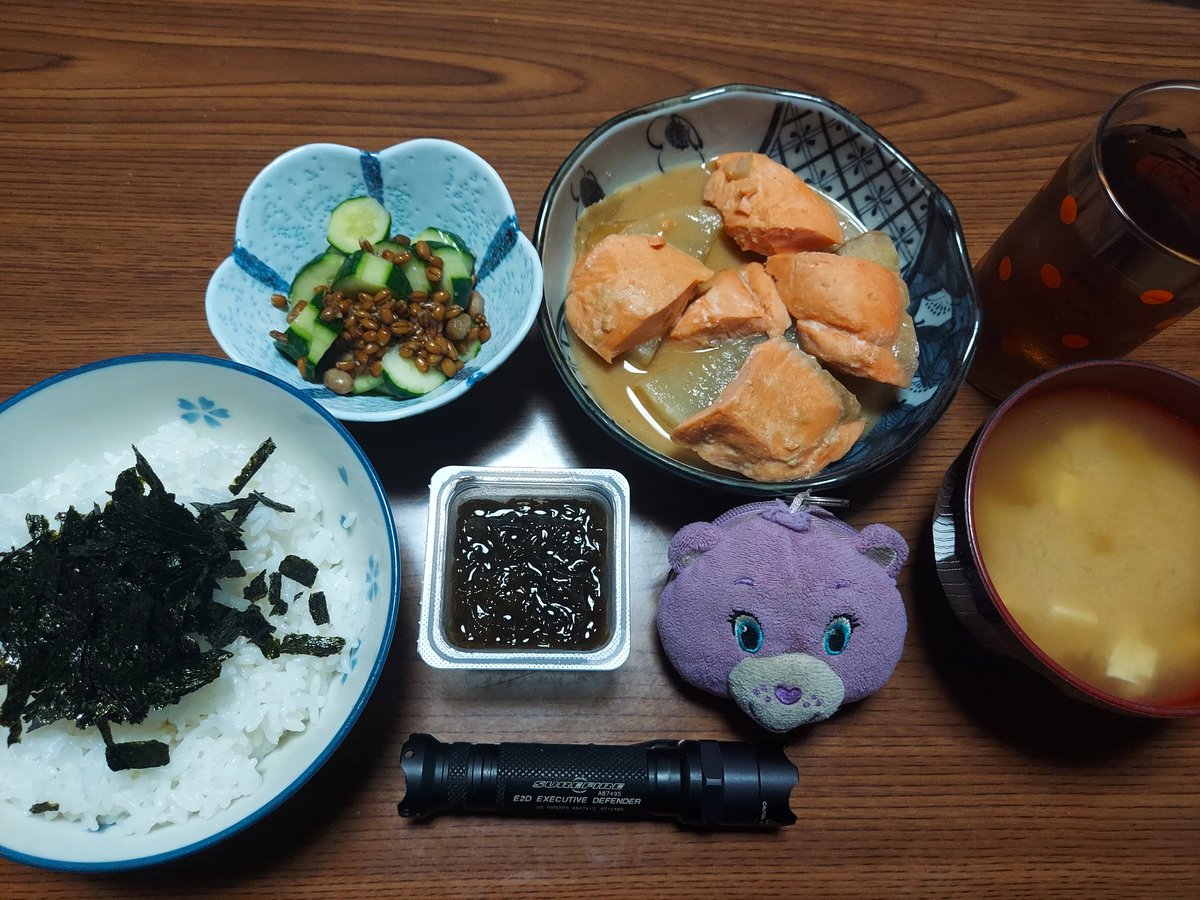 hg4eHPzmvVIEmWD's tweet photo. もろきゅう&amp;鮭大根🍚🦸(´-(ェ)-`;)♥️
#ライトアンドフード #SUREFIRE #E2D #ExecutiveDefender #シュアファイア https://t.co/eZjBjnLyoN