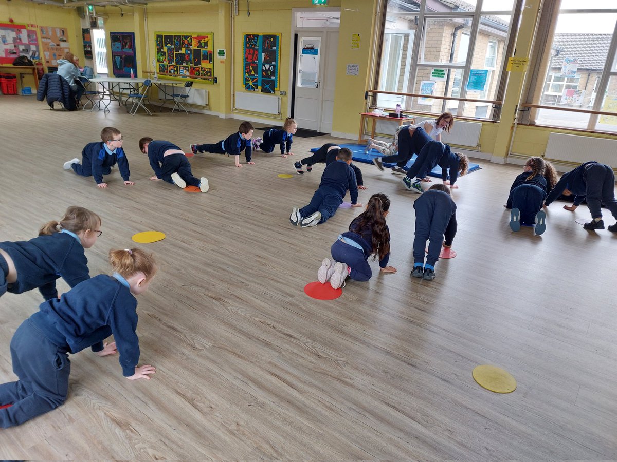 breslin_ms's tweet photo. Massive thank you to @MsOCallSCMJ who showed us just how flexible we are during yoga yesterday! Look at our moves 🤸‍♀️ https://t.co/KtilPDzzF9