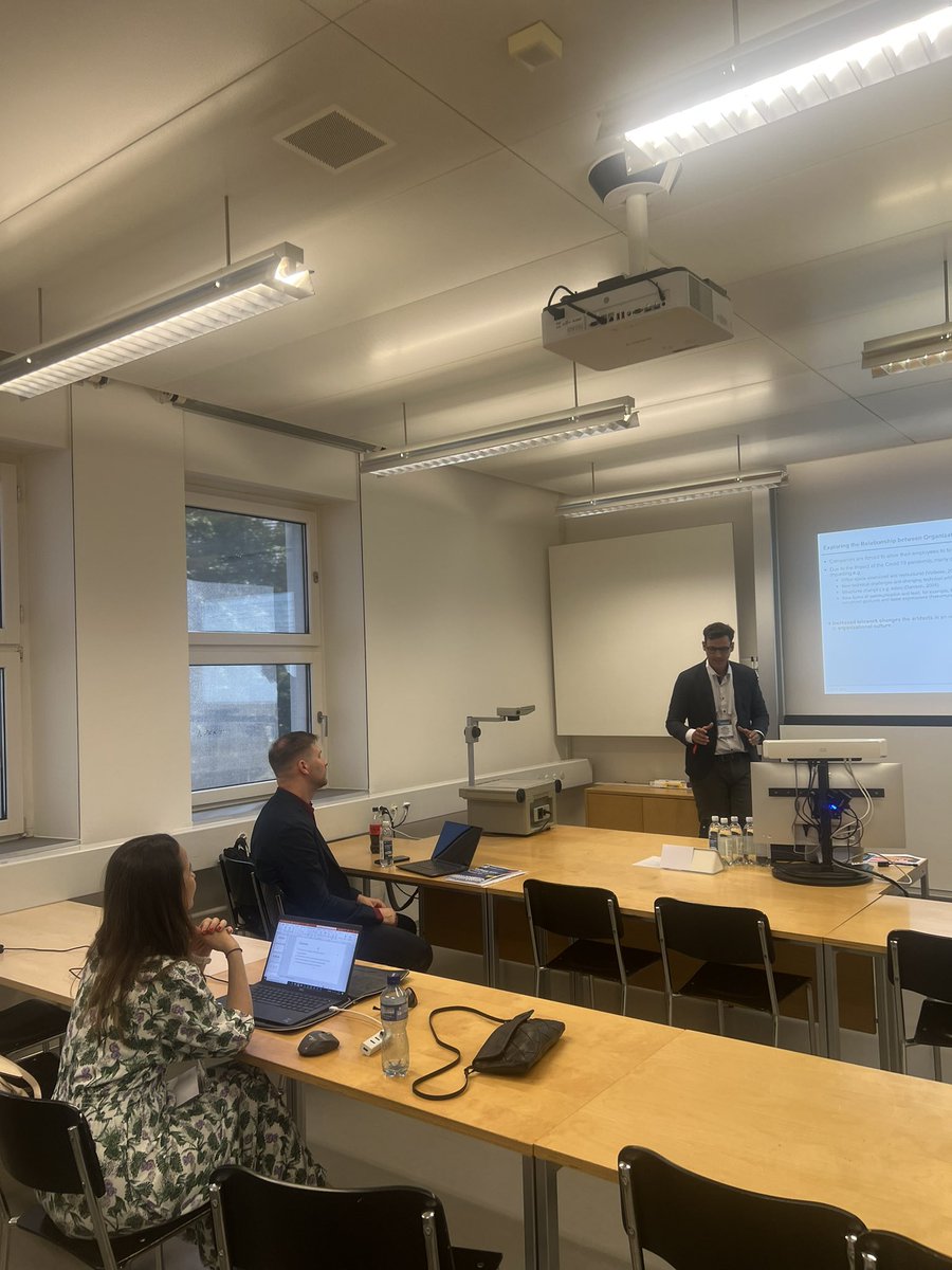 EURAM Doctoral Colloquium 2022, 
Mentoring sessions are in full swing!
<a href="/EURAM_BXL/">EURAM</a>