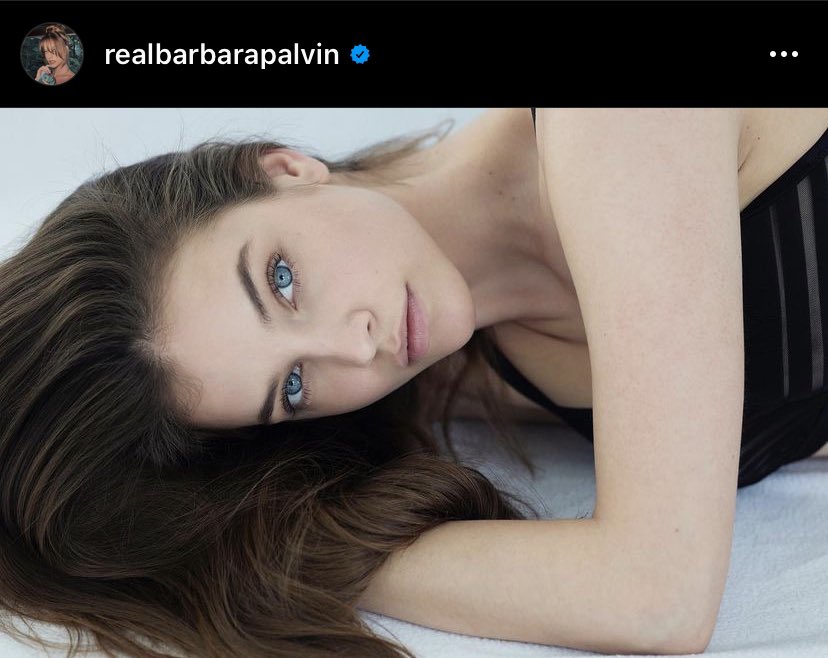 xbarkun's tweet photo. ขอมาขายตรง Barbara Palvin ค่ะ เป็นนางแบบที่สวยมากกก เอาอยู่ทุกลุค และตาสวยมากๆๆๆ หลงใหลสีตาของคุณเค้า 💖 https://t.co/FiG9YyfTnx