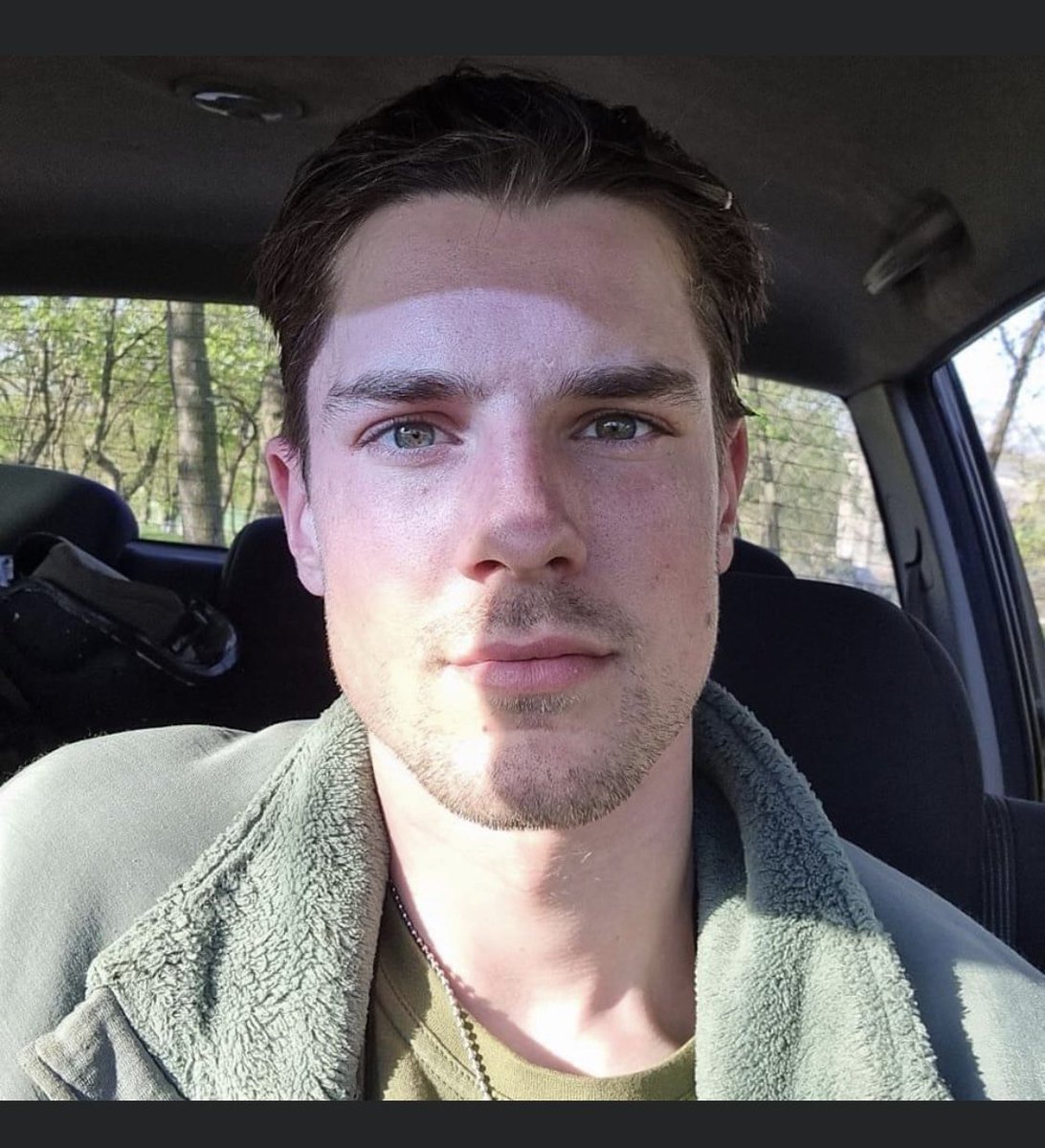 olliecarroll's tweet image. News that Roman Ratushnyi, one of the student protesters beaten by police on the first night of Maidan revolution, has been killed fighting in the east. I interviewed him a couple of times, and spoke to him a week ago. Very sharp, bright guy. He was 24.