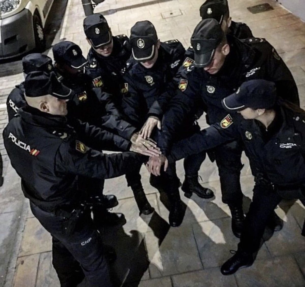 jorgeCNP_'s tweet photo. Hace una semana un gran amigo cayó en el proceso por unas décimas, su respuesta inmediata fue ponerse a estudiar y a entrenar para la siguiente convocatoria, es todo un ejemplo de constancia y de luchar por su sueño.
NO TE RINDAS NUNCA, SABES QUE TÚ PUEDES @EmilioBarrilero https://t.co/NwB1tdIhVe