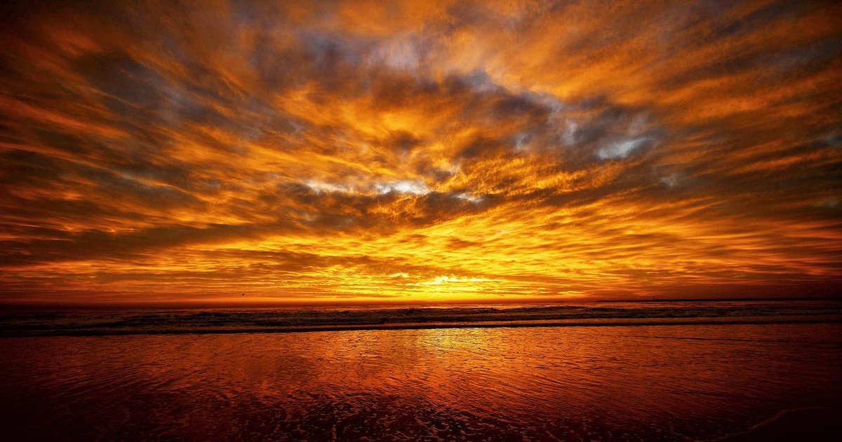 architectkzn's tweet photo. Epic sunrise https://t.co/JApQR82E0O
