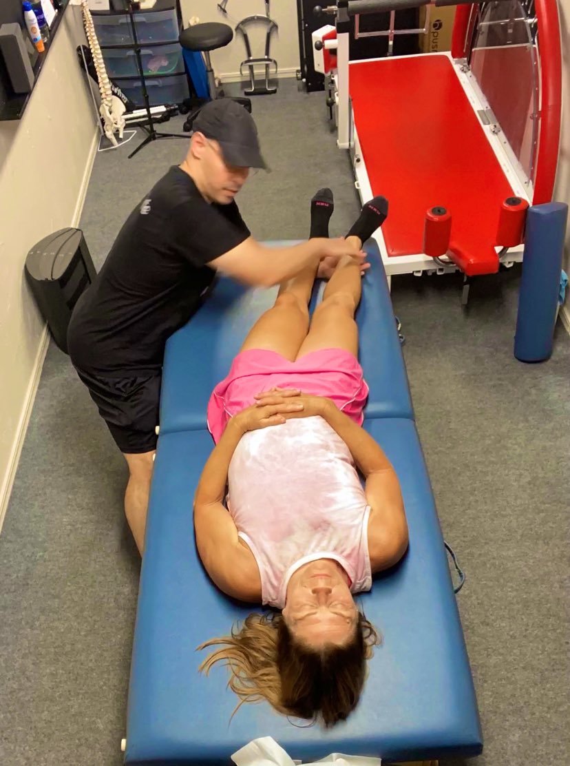 SweatIsFree's tweet photo. Table Cam 🎥
Cueing a trunk strength test.
Video at 9am EST.
That’s 8am local time 😉
#SweatIsFree https://t.co/mYzZdoho9G