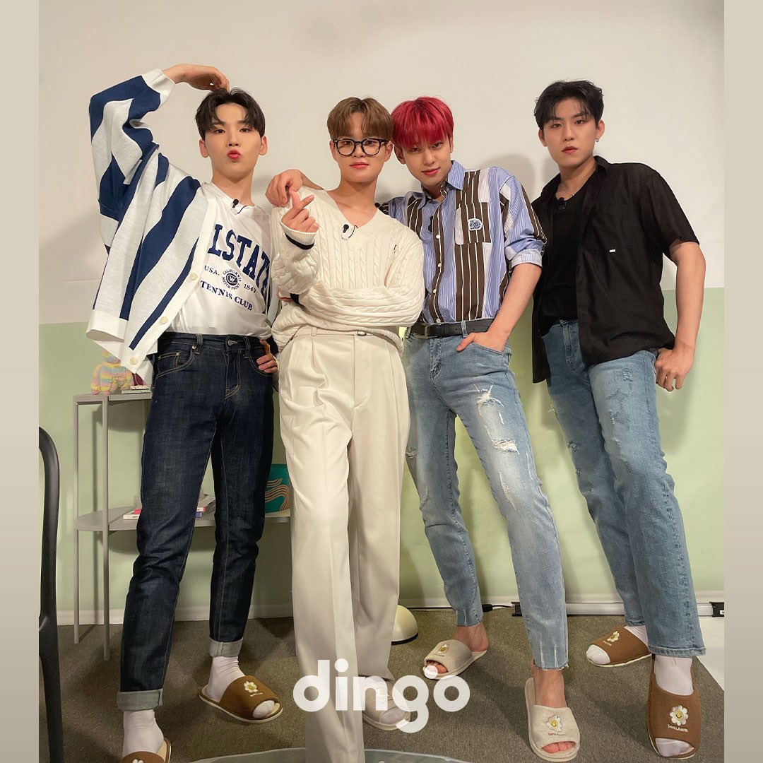 dingo_official's tweet photo. [#딩고뮤직] 술 한잔🍺 노래 한 소절🎤

차트인노래방의 두 번째 손님은 
바로바로, 에이비식스 (AB6IX)입니다✨

이번 주, 금요일 저녁 9시에 오픈합니다!

#차트인노래방 #AB6IX #전웅  #박우진   #이대휘  #김동현  #딩고뮤직 #DingoMusic  #JEONWOONG #KIMDONGHYUN #PARKWOOJIN #LEEDAEHWI #예삐들 https://t.co/lgpCLQxF8t