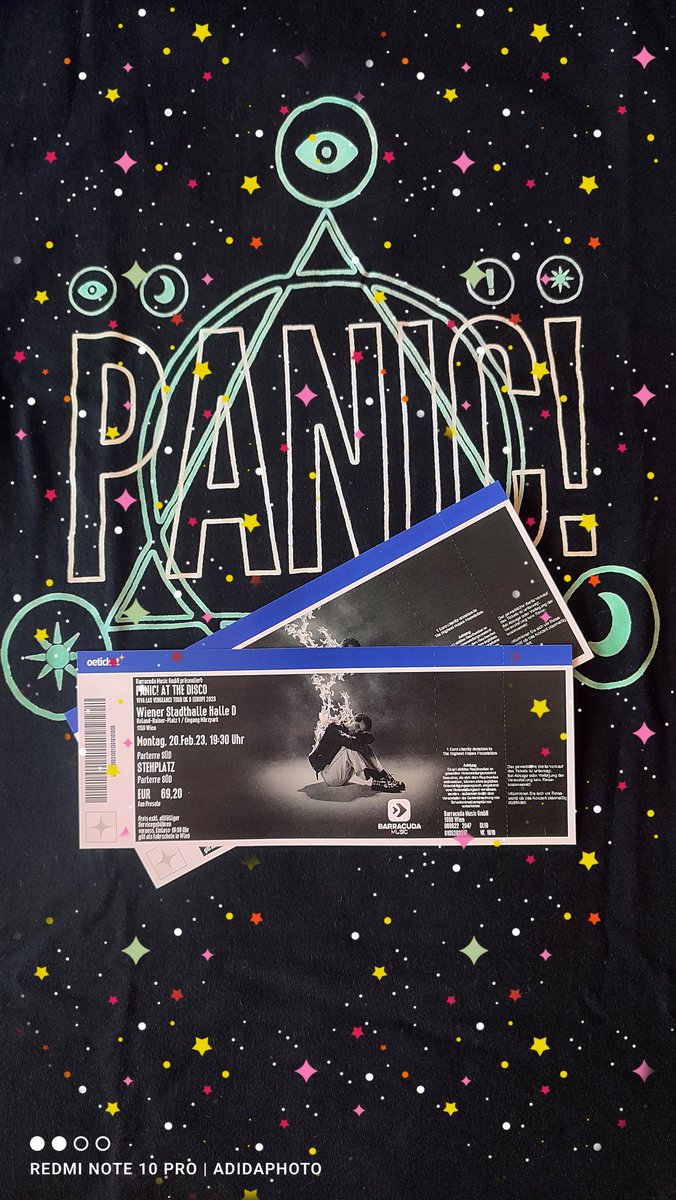 ATachova's tweet photo. #vivalavengeance @PanicAtTheDisco #tour #ready https://t.co/oXxjC4ZP48