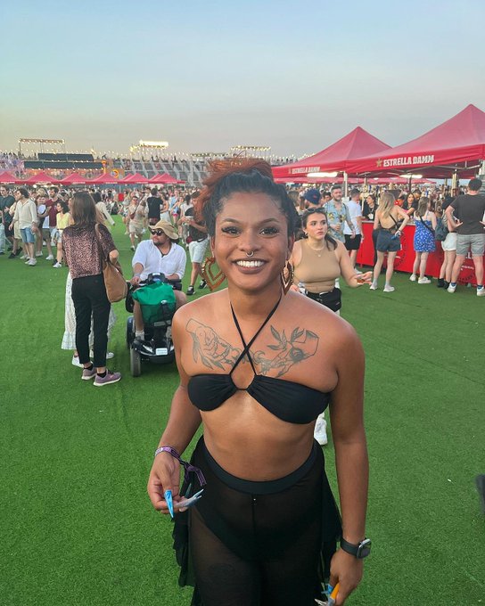 It was hard being this tucked with so many fit Spanish men around 👀 https://t.co/gA4tb2PUyE<a href="/tag/trans"class="tags"><span>#trans</span></a>